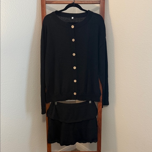 Panadila Dresses & Skirts - Women’s Beachy Knit Cardigan and Skort Coordinated 2 Pc Set Black Size LG NWOT